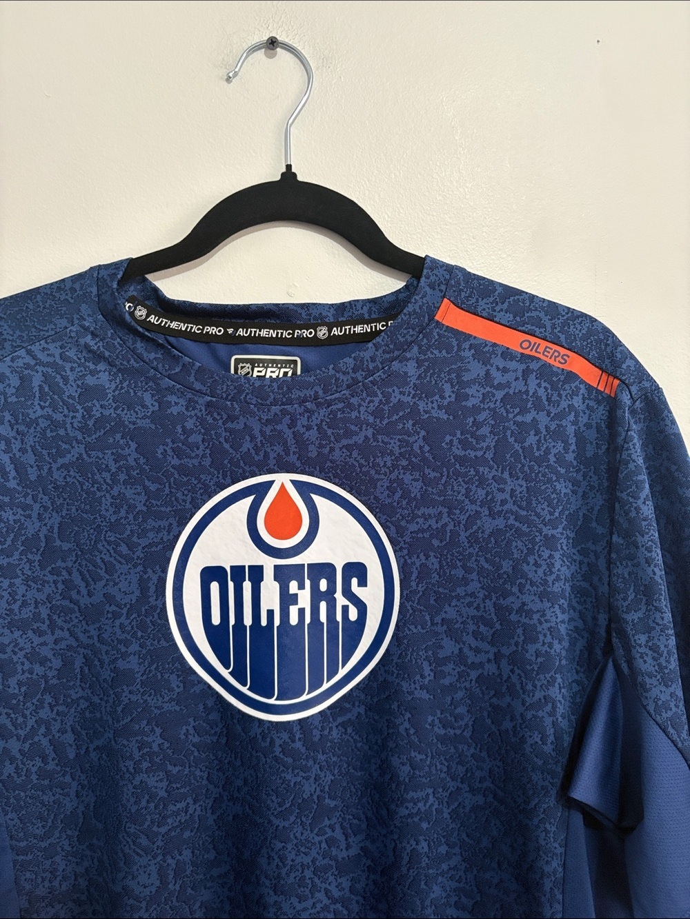 NHL Men's Edmonton Oilers Fanatics Royal Authentic Pro Performance T-Shirt - Picture 4 of 5